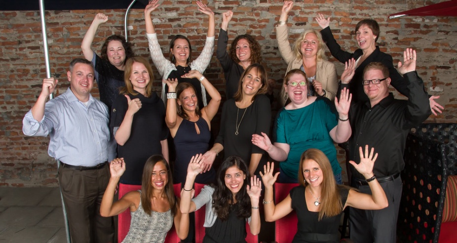 group of peoplel smiling.