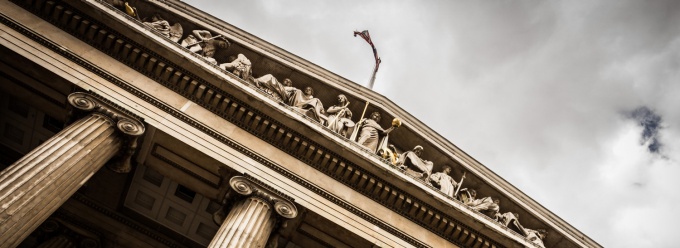 photo of justice building.